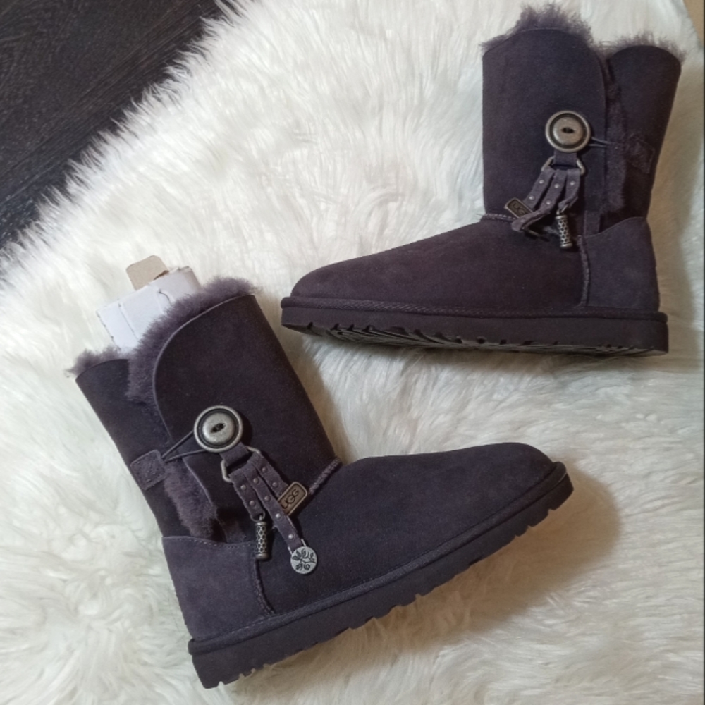 NIB UGG Azalea Boots